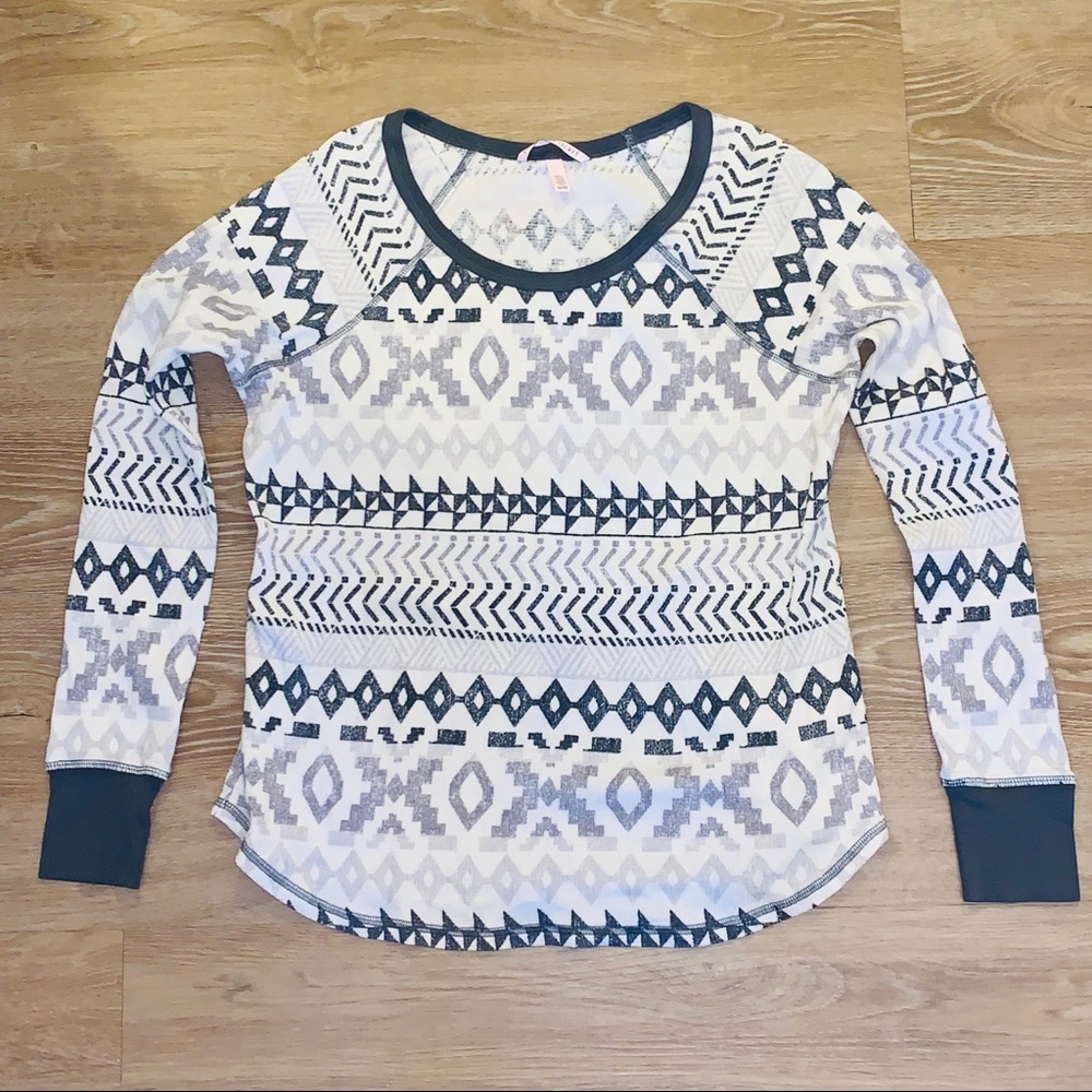 Victoria Secret Long Sleeve - M